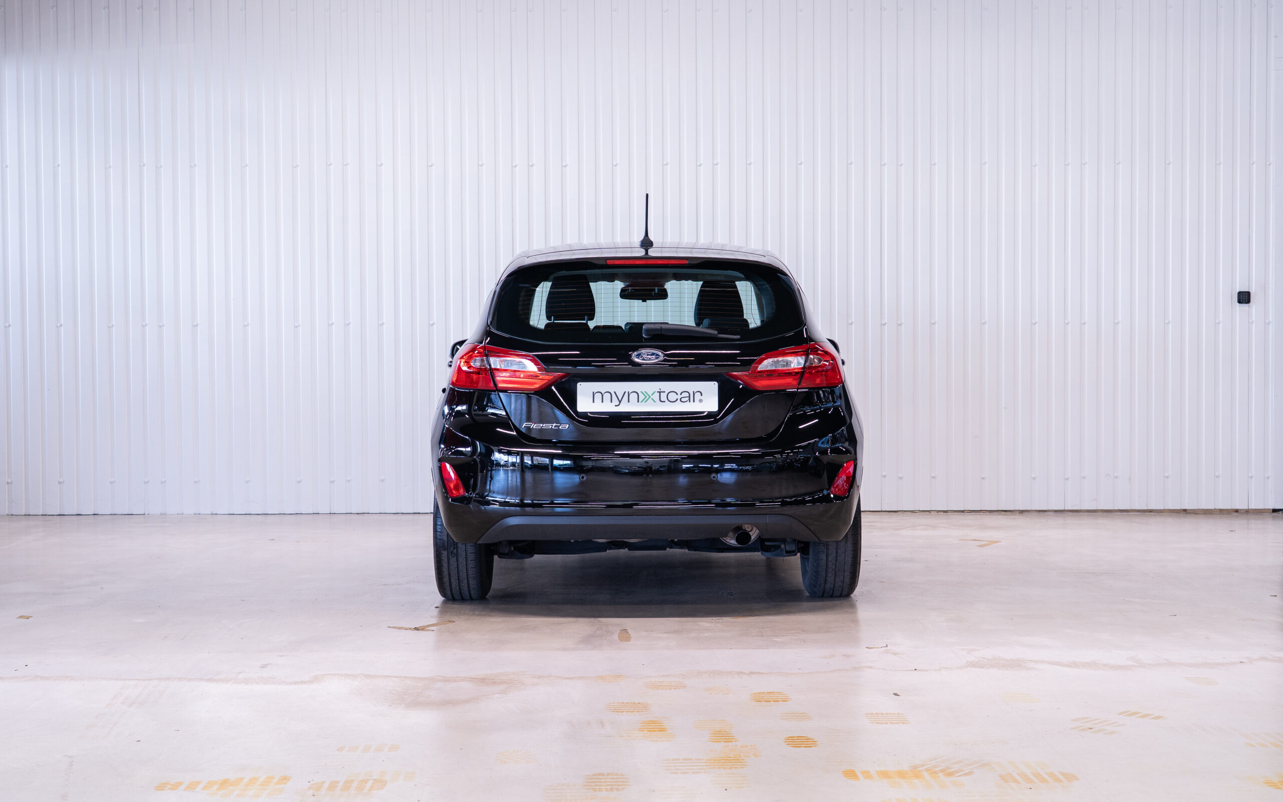 Vehicle gallery image 5
