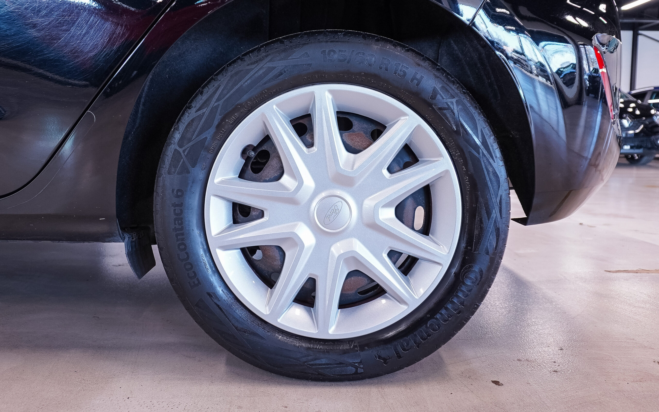 Vehicle gallery image 7