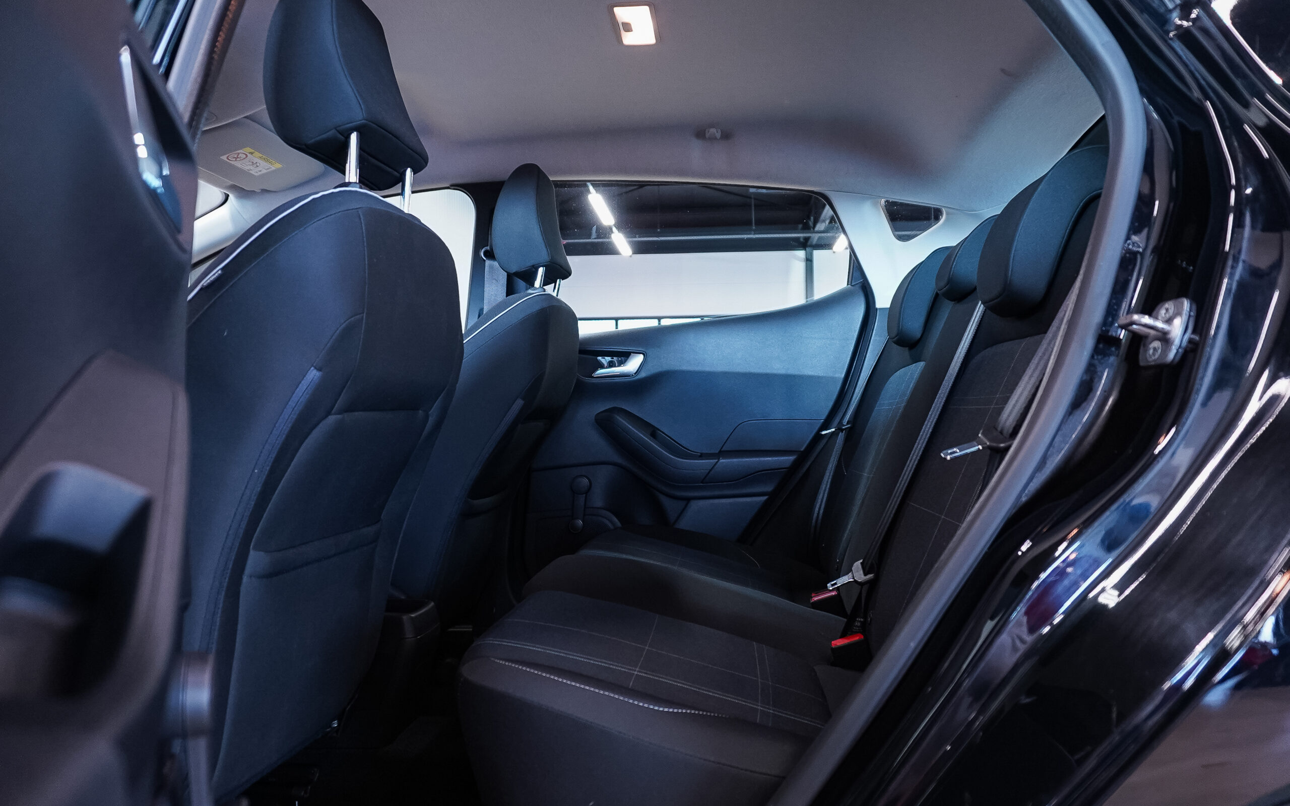 Vehicle gallery image 10