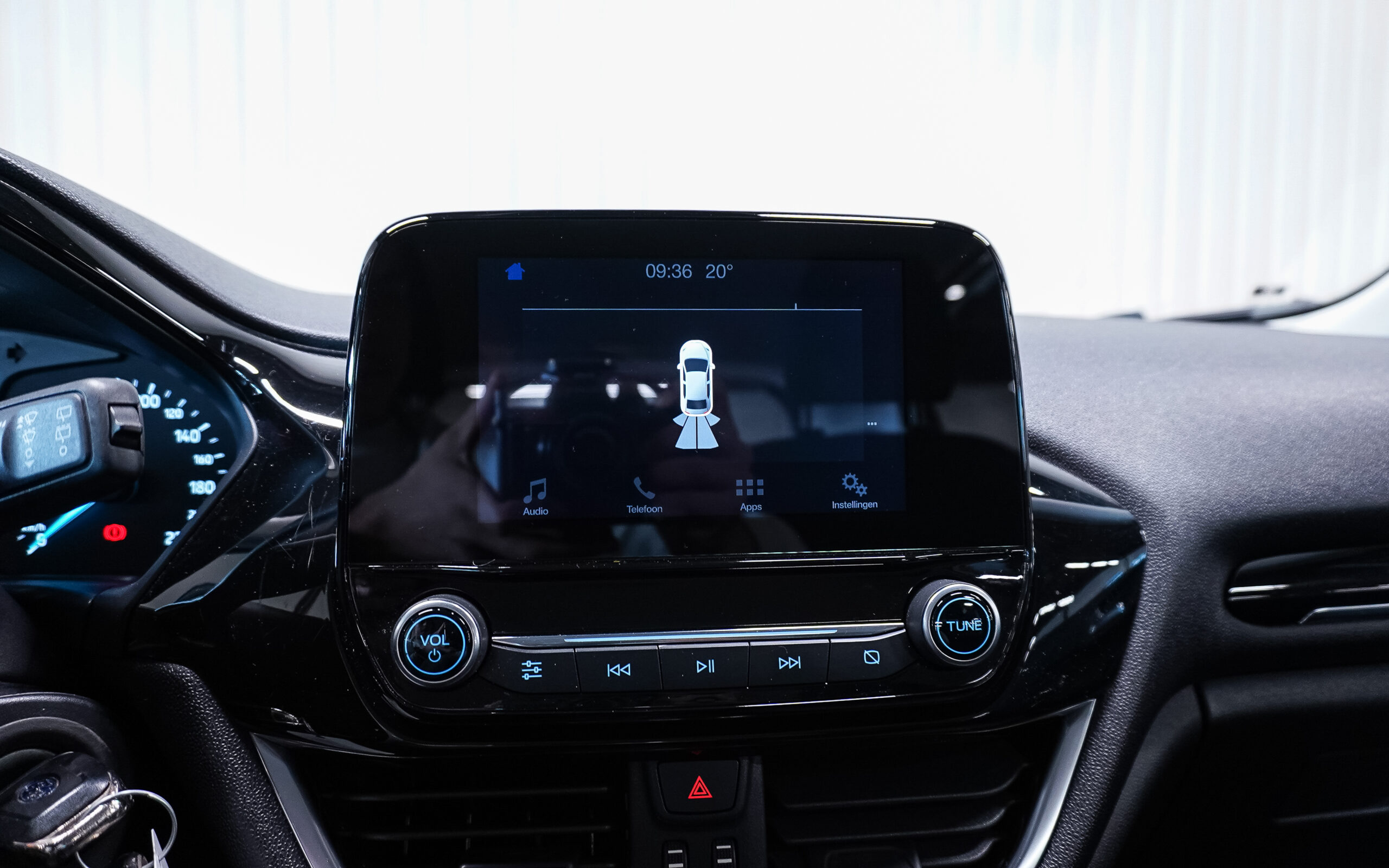 Vehicle gallery image 18