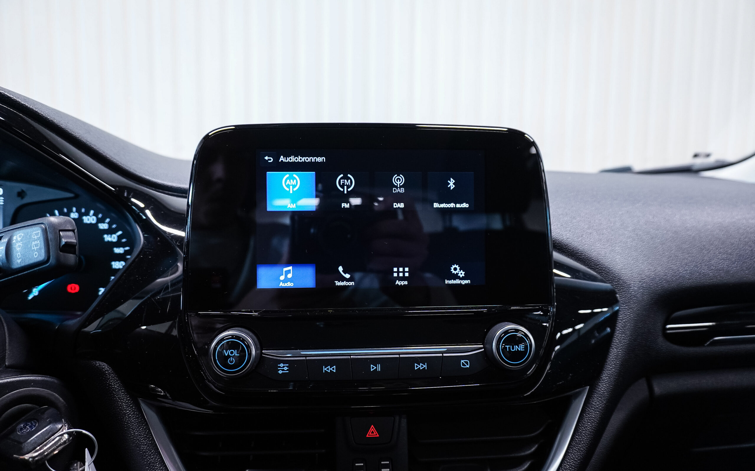 Vehicle gallery image 14