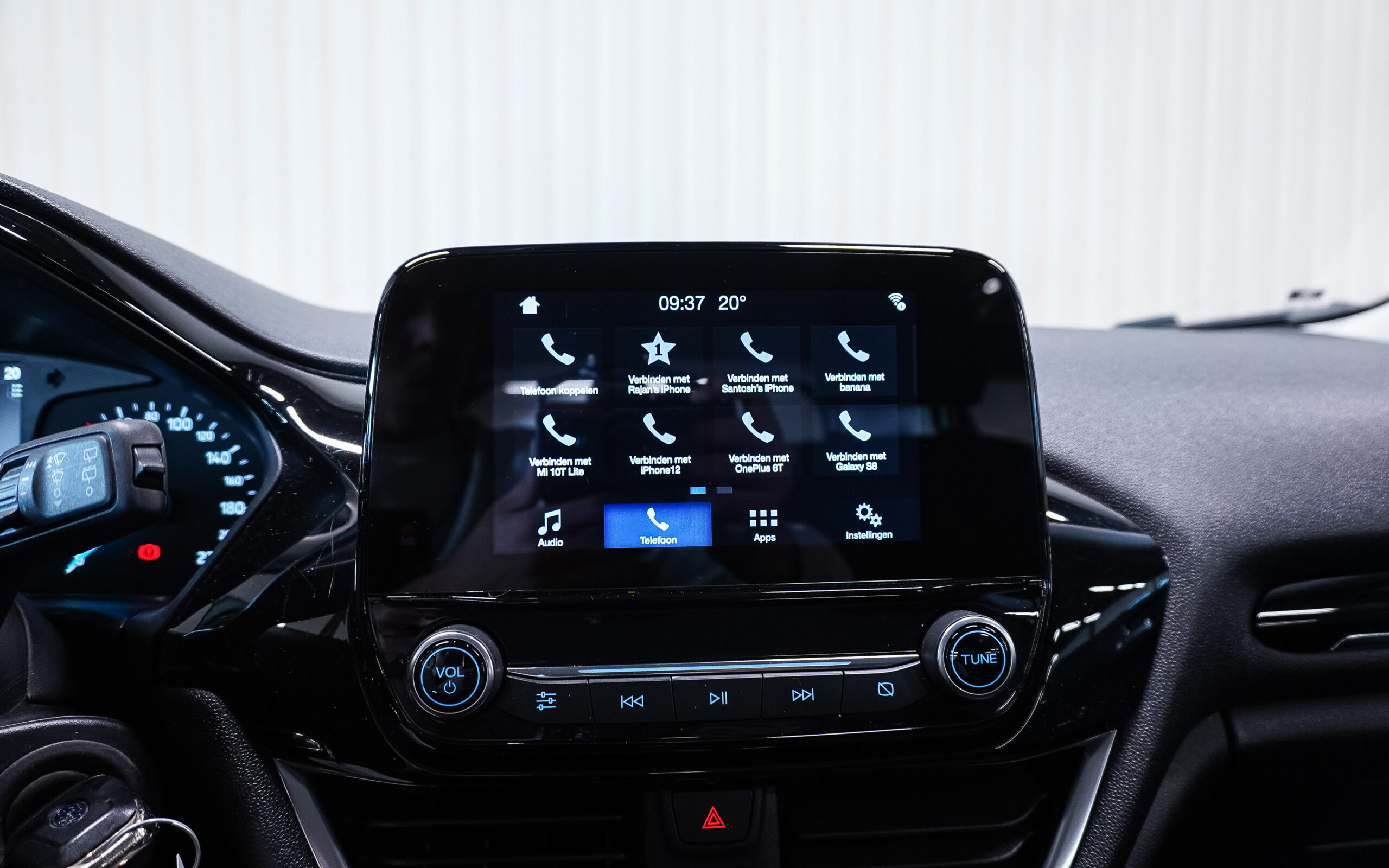 Vehicle gallery image 15