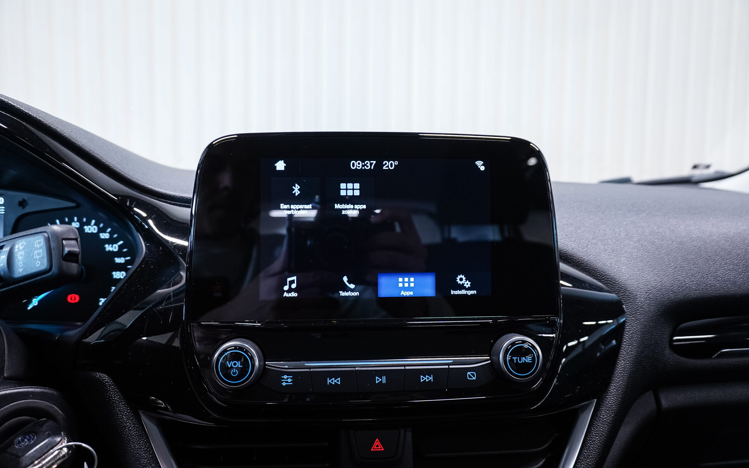Vehicle gallery image 16